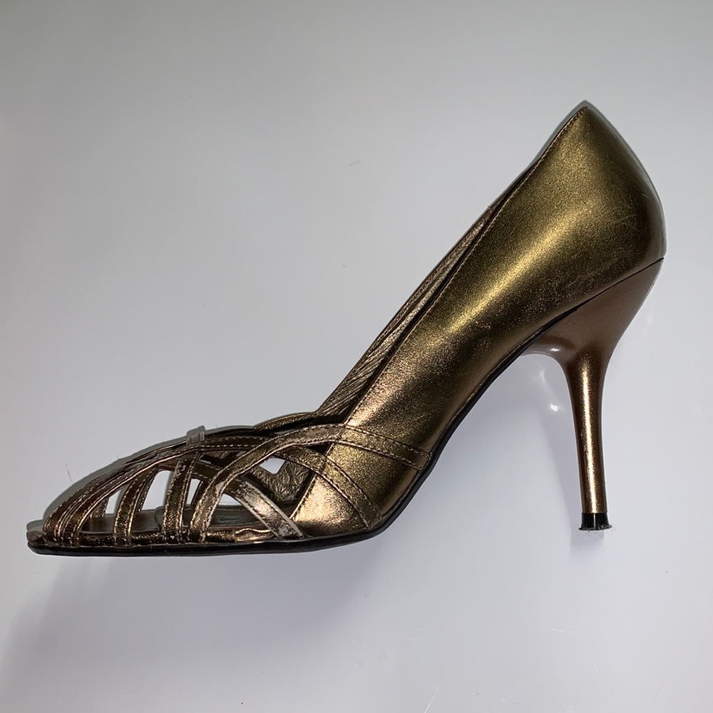 Steve Madden Gold Heels 8